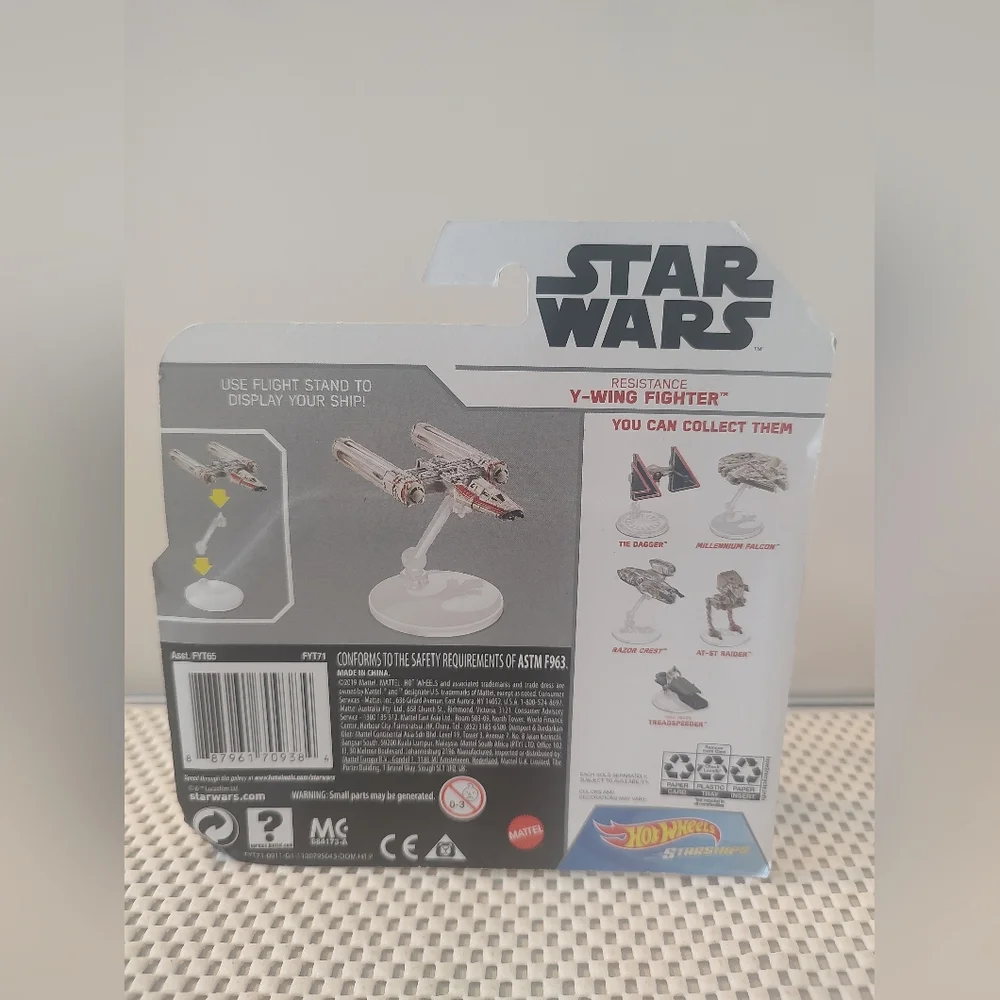 Hot Wheels Starships Resistance Y-Wing Fighter Star Wars Die-Cast NWT 2019